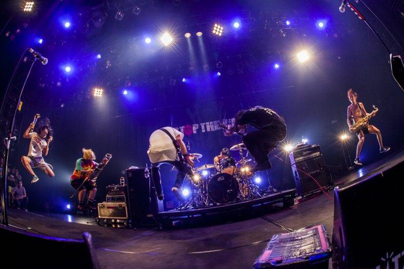 HEY-SMITH、マンウィズと対バン「狼に負ける訳にはいかない」