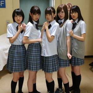 乃木坂46生駒里奈がギブス姿に［2］