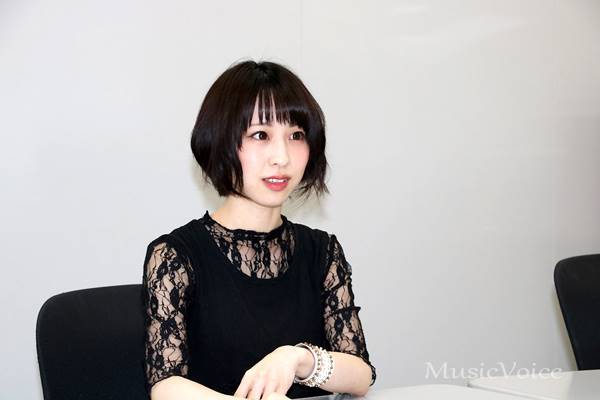 綾野ましろ