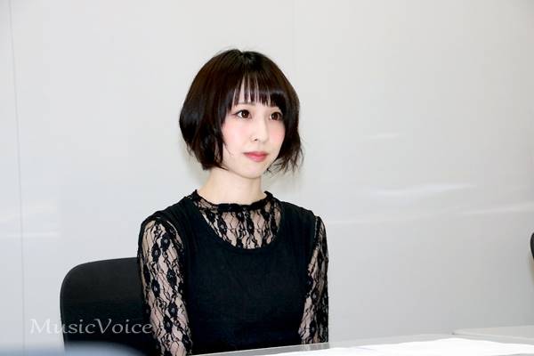 綾野ましろ