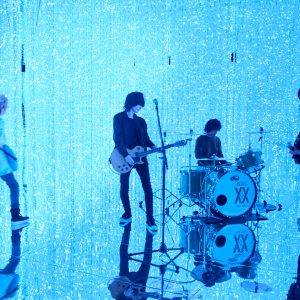 バンプ、新曲MVを制作　光のデジタルアートとコラボ