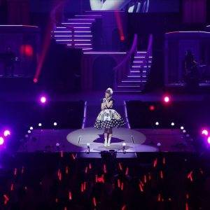 内田彩、豊かな色彩感と笑顔で満たした初の武道館ライブ