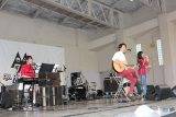 西浦秀樹バンド、緊張の初ライブ　片山陽加も松井咲子らも手応え