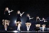 乃木坂46、神宮２日目は雨に打たれての全39曲　花火460発