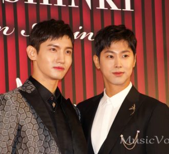 東方神起、「ViVi」単独表紙に初登場　熱いラブコールが実り