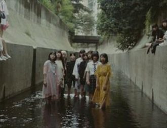 大森靖子、欅坂46のカバー曲「サイレントマジョリティー」MV公開