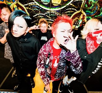 ROTTENGRAFFTY、“窓辺”をイメージした切ない新曲ジャケ写公開