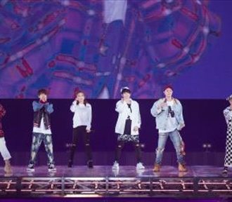 AAA「本当に嬉しい！」初の４大全国ドームツアー初日公演幕開け