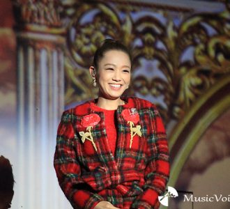 西野カナ、USJでサプライズライブ　紅白決定に観衆から祝福コール