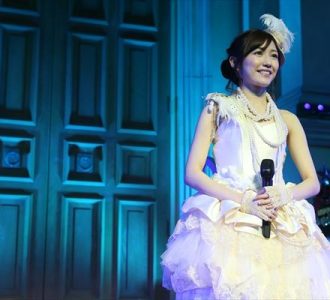 渡辺麻友「ガンガン飛ばします！」５年ぶりネジ付き衣装で熱唱