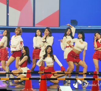 TWICE、リハ最終日でまさかの衣装チェンジ　ゴールドで華やかに