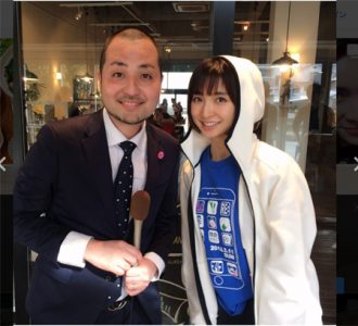 篠田麻里子「兄妹？」ものまね炎上騒ぎとなった芸人と２ショット