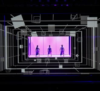 Perfume、ドローン飛び交う舞台…最新技術で今までの歴史再構築