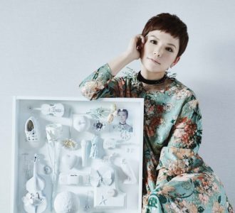 Superfly、花のオブジェが印象的　新曲「Bloom」のMV公開