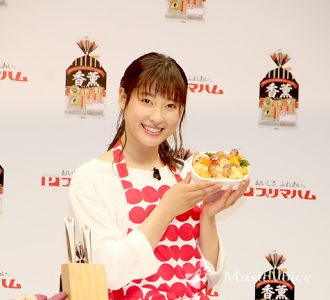 土屋太鳳、エプロン姿で弁当作りに挑戦「美味しい！」