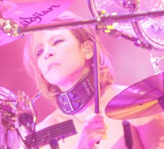 YOSHIKI、台風で公演中止に「悔しくて涙が止まらない」ファンの身も案じる