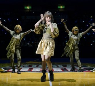 きゃりー、プロバスケ「Bリーグ」開幕戦にサプライズ登場「キズナミ」生披露