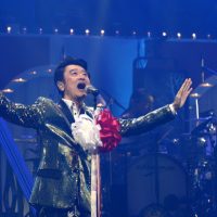 桑田佳祐AAAコンサート「ひとり紅白歌合戦」ついに完結、「全力でがんばる」