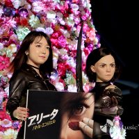 上白石萌音、スカイツリーで点灯式　クリスマスは「世界のために戦っています」
