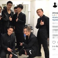 三代目JSBとDA PUMP、黒スーツ姿の記念ショット公開「新グループみたい」と話題に