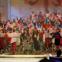 リトグリ、200人引き連れ大合唱　フレッシュな表情で意気揚々：紅白