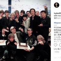 HYDE＆綾野剛の誕生会の写真が話題（写真）