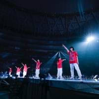 写真・広島の子ども達59名とダンス（３）