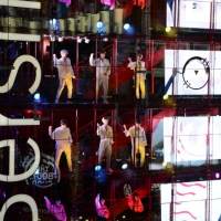写真・渋谷ゲリラパフォーマンスでデビュー発表（２）