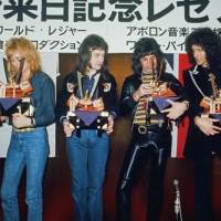 MOOK「クイーン　ライヴ・ツアー・イン・ジャパン 1975-1985」（写真３）