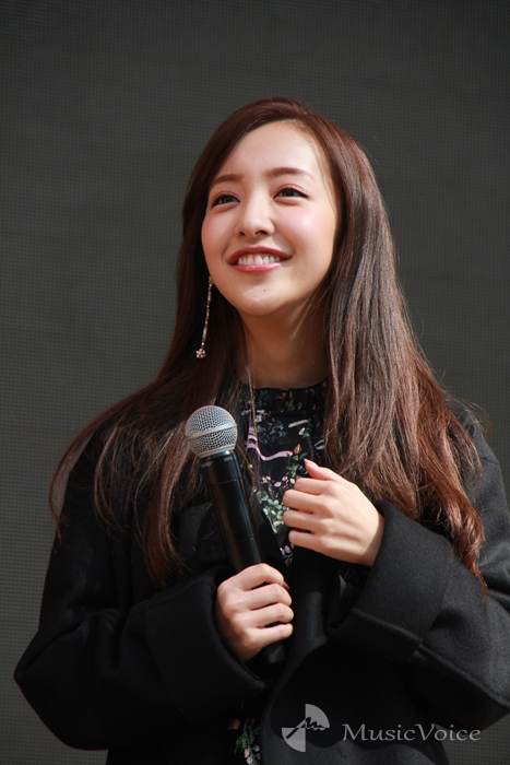 板野友美