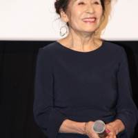 安田顕・倍賞美津子・松下奈緒「母を亡くした時、僕は遺骨を食べたいと思った。」公開舞台挨拶（写真６）
