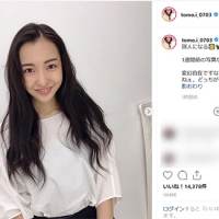 板野友美「どっちがすき？」茶髪＆黒髪ショットに反響「どっちも好き」