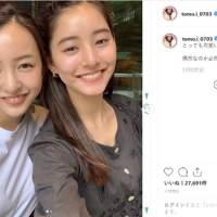 カフェで「ばったり」板野友美＆新木優子、２ショットが「姉妹みたい」