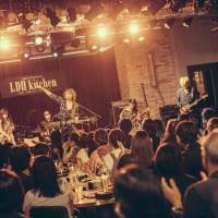 GLAY・TAKURO「皆さんと一緒で良かった」旅の出発点羽田で奏でた“地図なき旅”
