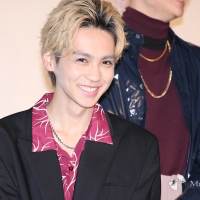 “先輩”中務裕太と小森隼の初々しさに笑みを見せる吉野北人