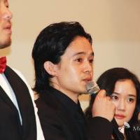 池松壮亮、言葉詰まらせ「現場で会えることを…」ピエール瀧との再会願う