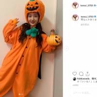 板野友美、かぼちゃコスプレが話題「かわいい！」