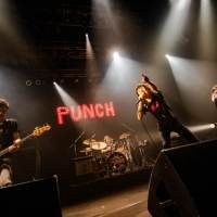 ザ・クロマニヨンズ、規格外のロックンロール　瞬間沸騰の渋谷公演