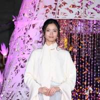 木下晴香、幻想的“光の絨毯”で熱唱「もっと広い世界を体験したい」