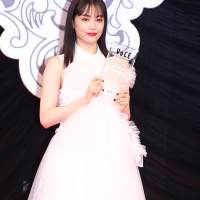 広瀬すず「最も美しい顔」に選出、今年は「踏ん張る瞬間が多かった」