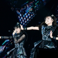 BABYMETAL、幕張メッセ2DAYSでアルバム「METAL GALAXY」を再現