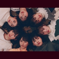 日向坂46、ホテルのスイートルームで撮影「窓を開けなくても」MVを公開