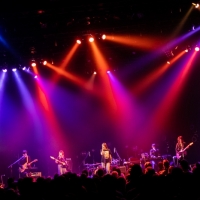 片平里菜「brand new album『一年中』発売記念リリースパーティ 冬の魔法」レポート