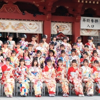 AKB48グループ42人が成人式、振袖姿で抱負「新しい時代を切り開きたい」