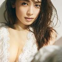 泉里香、艶やかな“眼福美ボディ”で圧倒