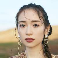 泉里香、艶やかな“眼福美ボディ”で圧倒