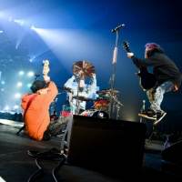 WANIMA、過去最大の全国ツアー開幕　未発表の新曲「春を待って」披露