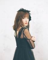 内田彩、黒いリボン装ったニュービジュアルを公開