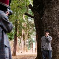高杉真宙、改訂版『禁じられた楽園』カバーモデル