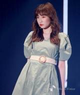 NMB48吉田朱里、エアリーなワンピースで大人感